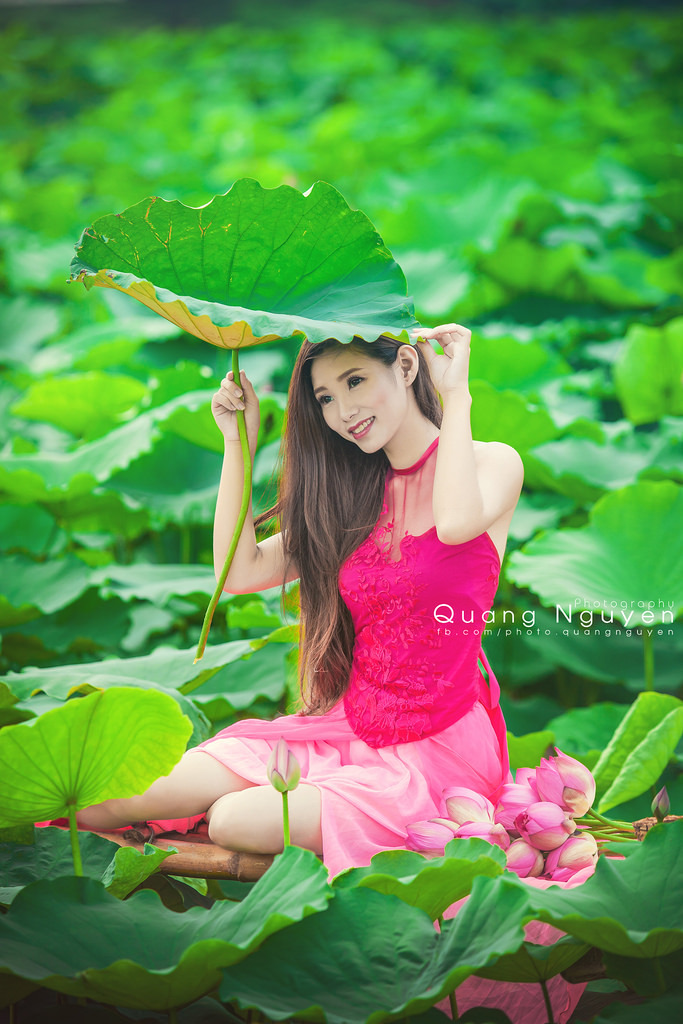 扒开老女人p大荫蒂视频